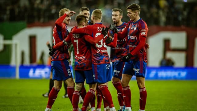 Gdzie oglądać mecz Raków Cracovia w Pucharze Polski? Sprawdź teraz!